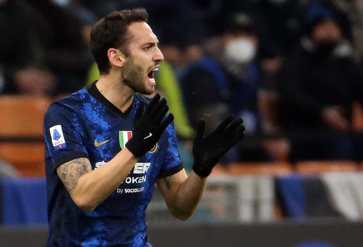 Calhanoglu maglia Milan