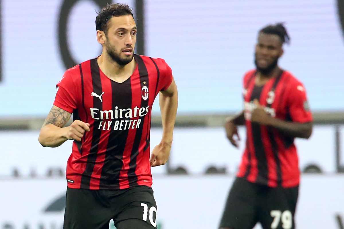 Calhanoglu maglia Milan