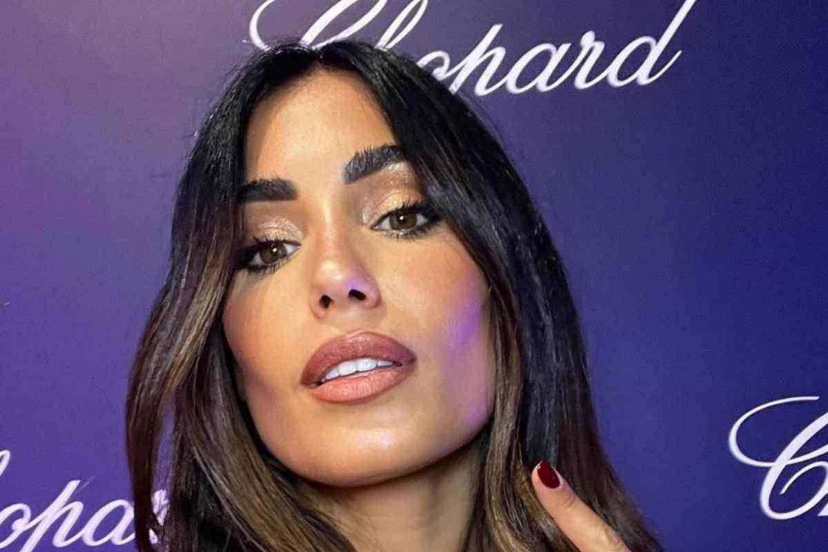 Federica Nargi vestitino illegale aderente