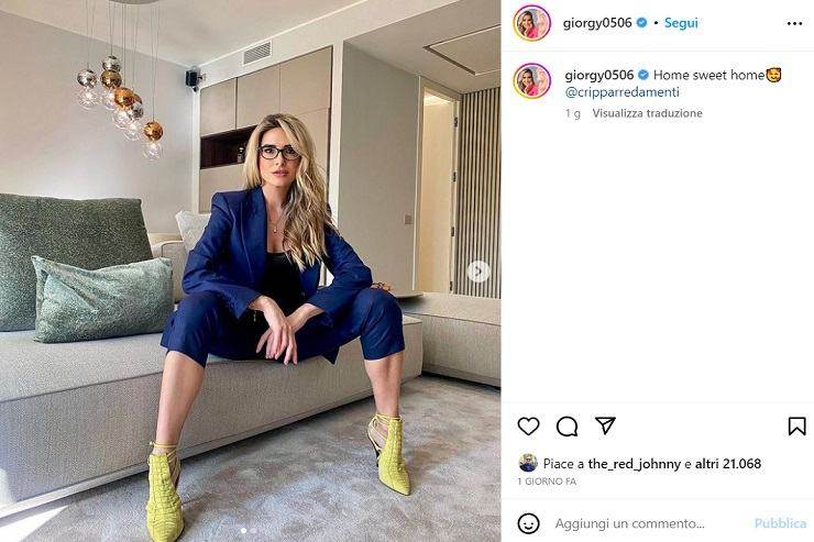 Giorgia Rossi, sul divano di casa da' spettacolo
