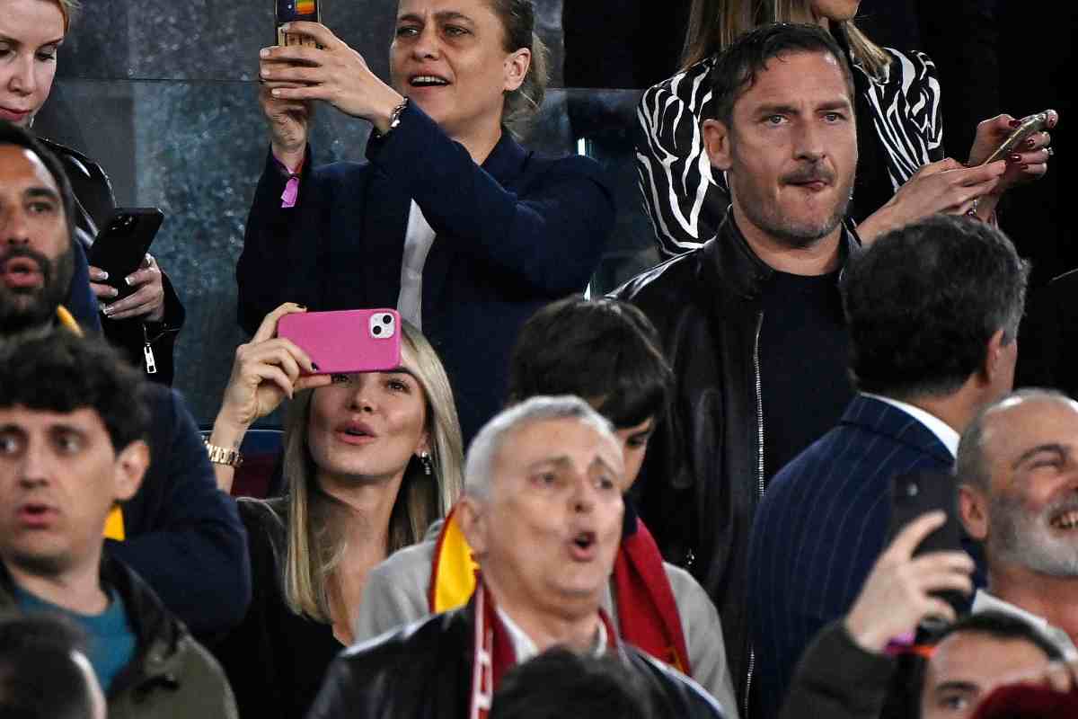 Totti-Noemi: amore puro. Il gesto di lei lascia senza parole Francesco