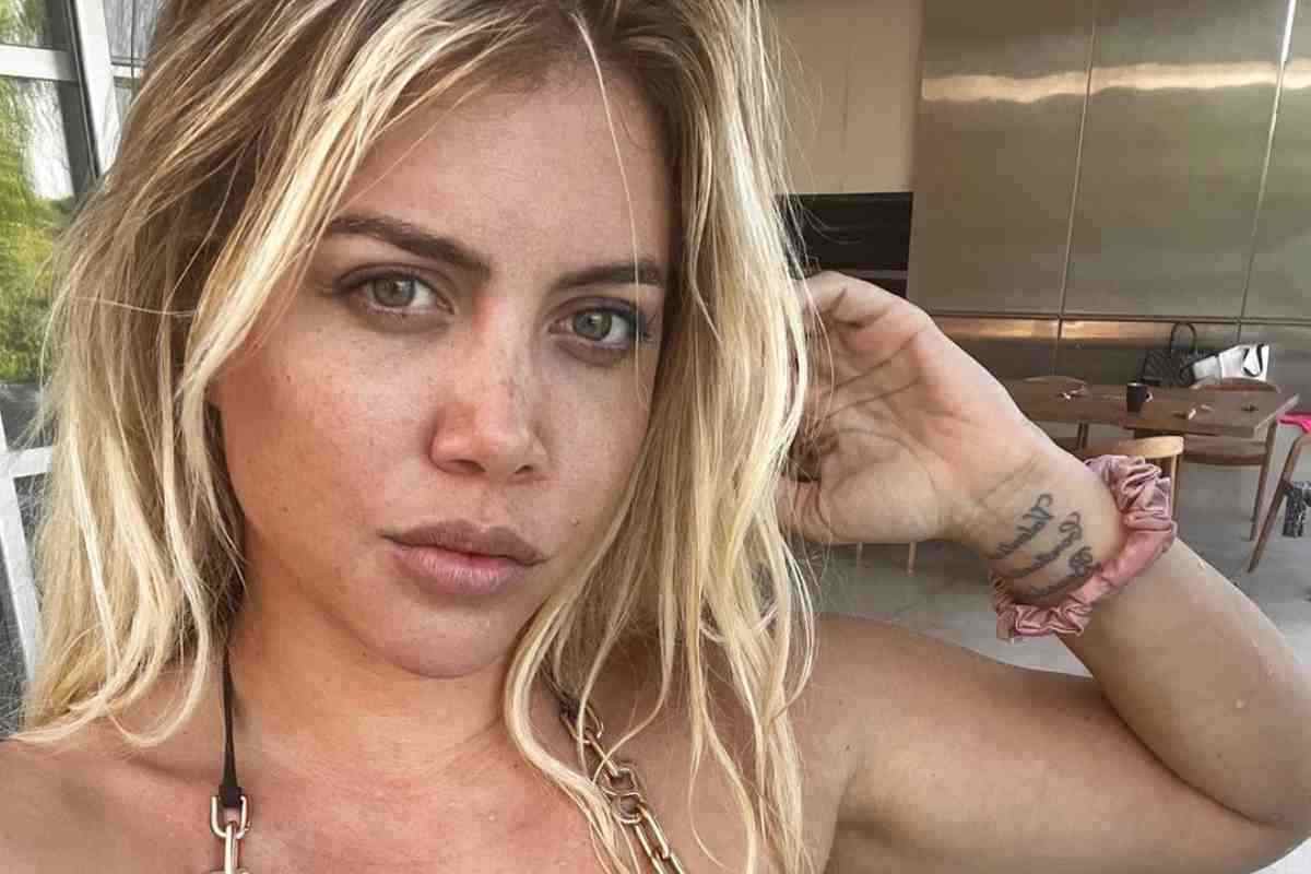 Wanda Nara selfie lato B perizoma