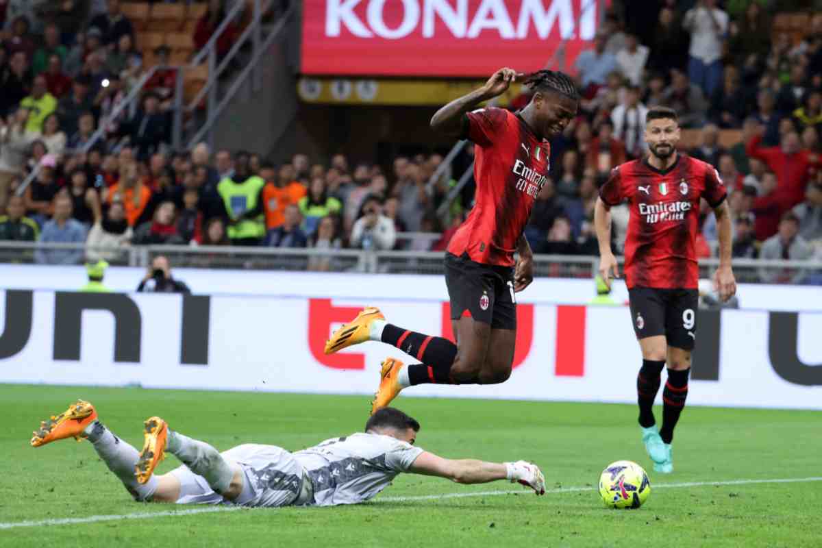 Leao bordata al Milan