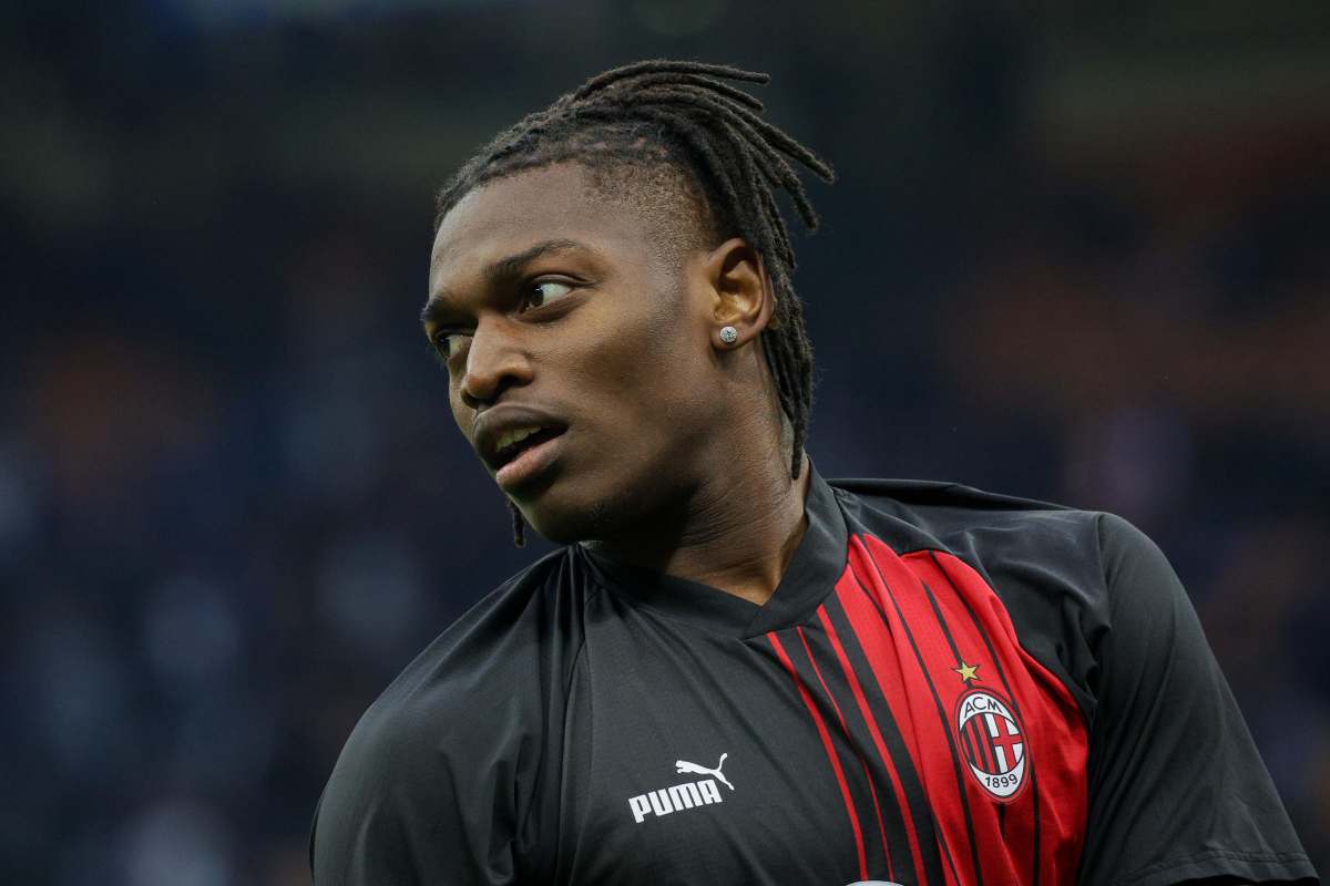 Il gesto di Leao spiazza i tifosi del Milan 