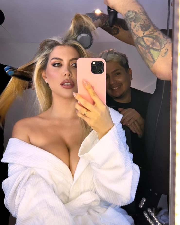Wanda Nara esplosiva: fan a bocca aperta