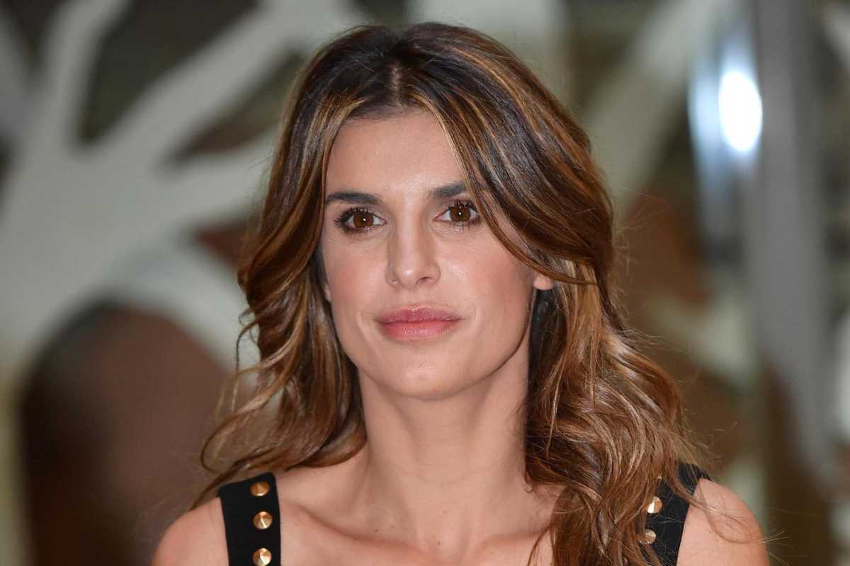 Elisabetta Canalis mostra una scollatura pazzesca su Instagram