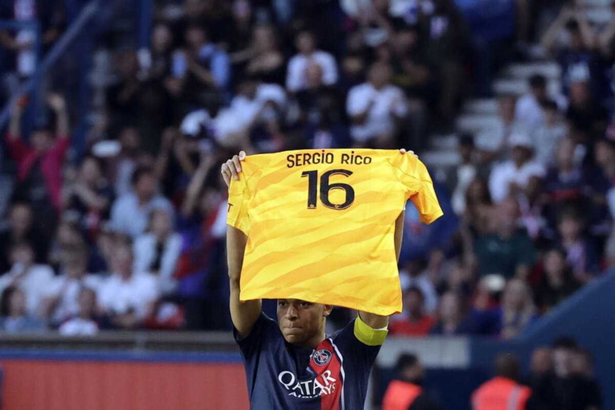 Mbappè e il PSG aspettano Sergio Rico