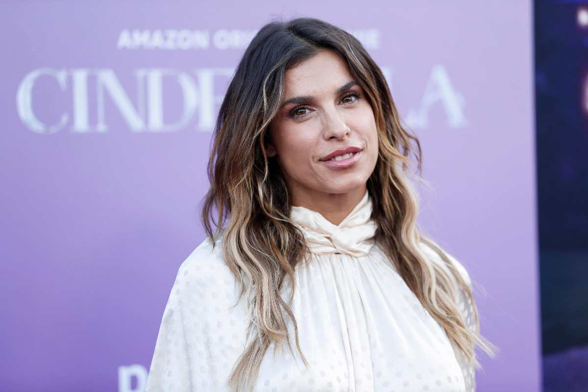 Elisabetta Canalis, la scollatura è incredibile