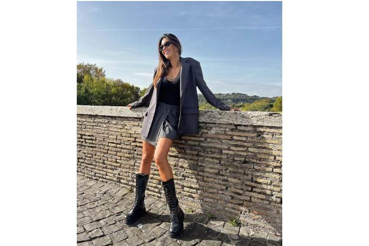 Federica Nargi Roma Ponte Milvio gonna