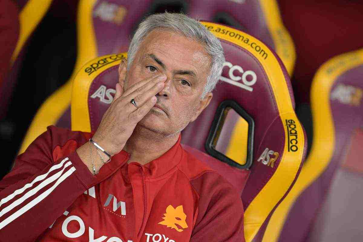 Mourinho pensieroso