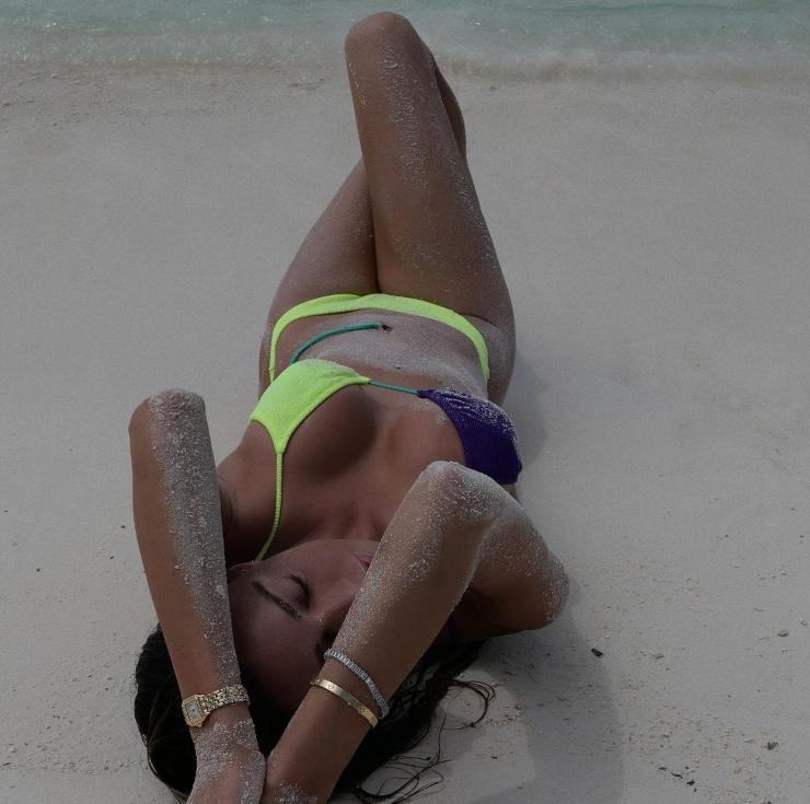 Belen Rodriguez Maldive promessa matrimonio bikini esplosivo