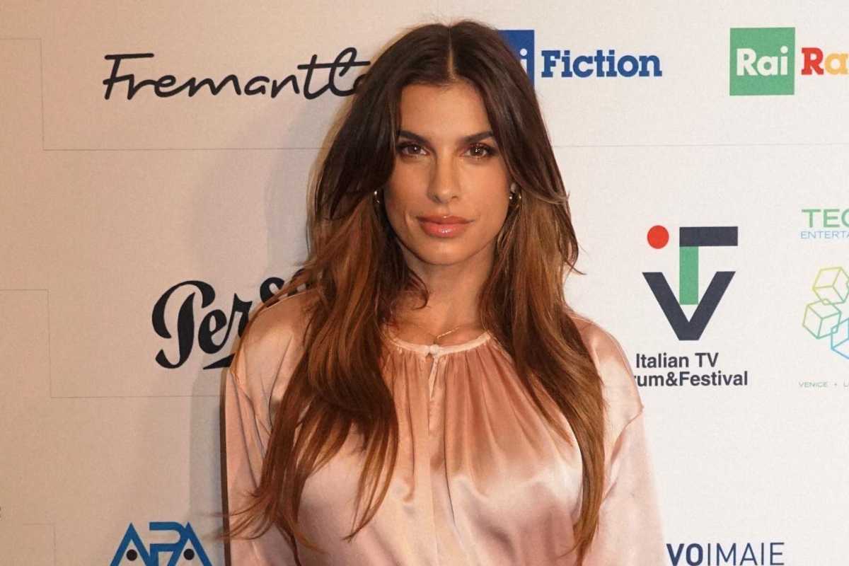 Elisabetta Canalis, foto senza reggiseno