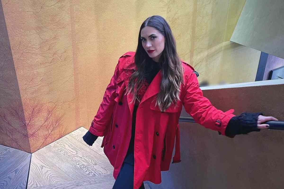 Melissa Satta lascia tutti senza parole: calze e tacchi bollenti