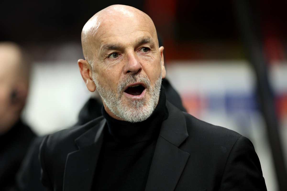 Stefano Pioli con le spalle al muro