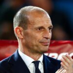 Max Allegri applaude i calciatori