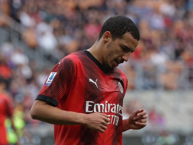 Bennacer con lo sguardo verso il basso