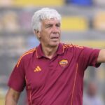 Gian Piero Gasperini dà indicazioni ai suoi