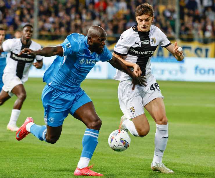 Giovanni Leoni in azione col Parma