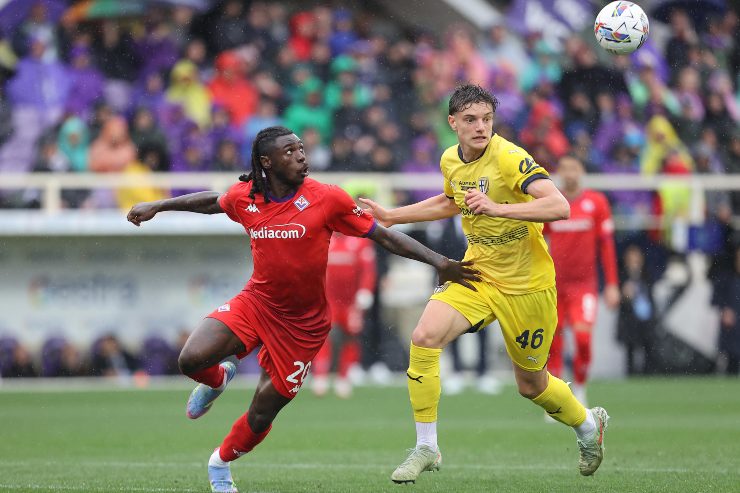 Giovanni Leoni in azione con la maglia del Parma