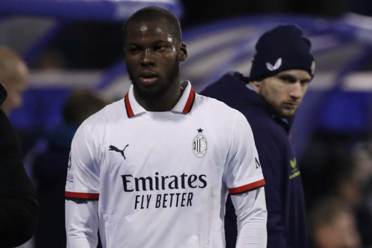 Yunus Musah con la maglia del Milan