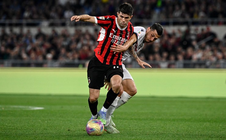 Christian Pulisic in azione con la maglia rossonera