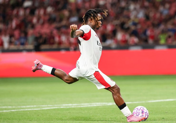 Samuel Chuwkueze calcia il pallone
