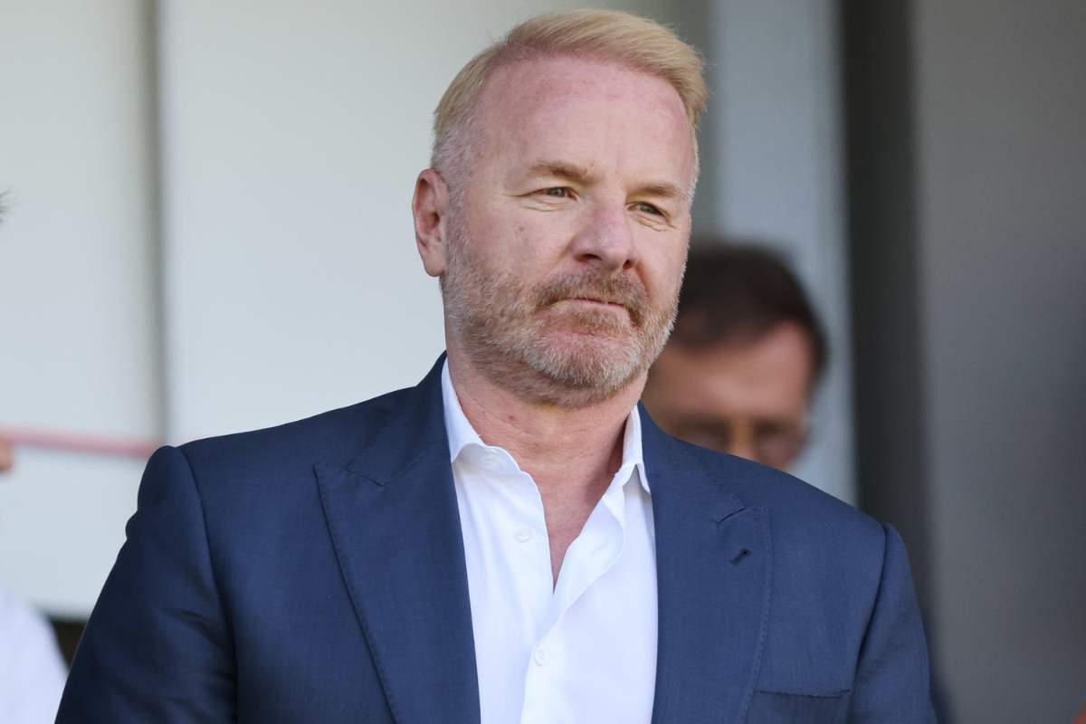 Igli Tare osserva dalla tribuna