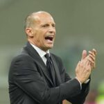 Allegri applaude i suoi dalla panchina