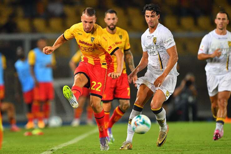 Francesco Camarda in una partita del Lecce