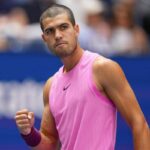 Carlos Alcaraz esulta allo US Open