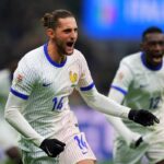 Il centrocampista francese Adrien Rabiot con la Francia