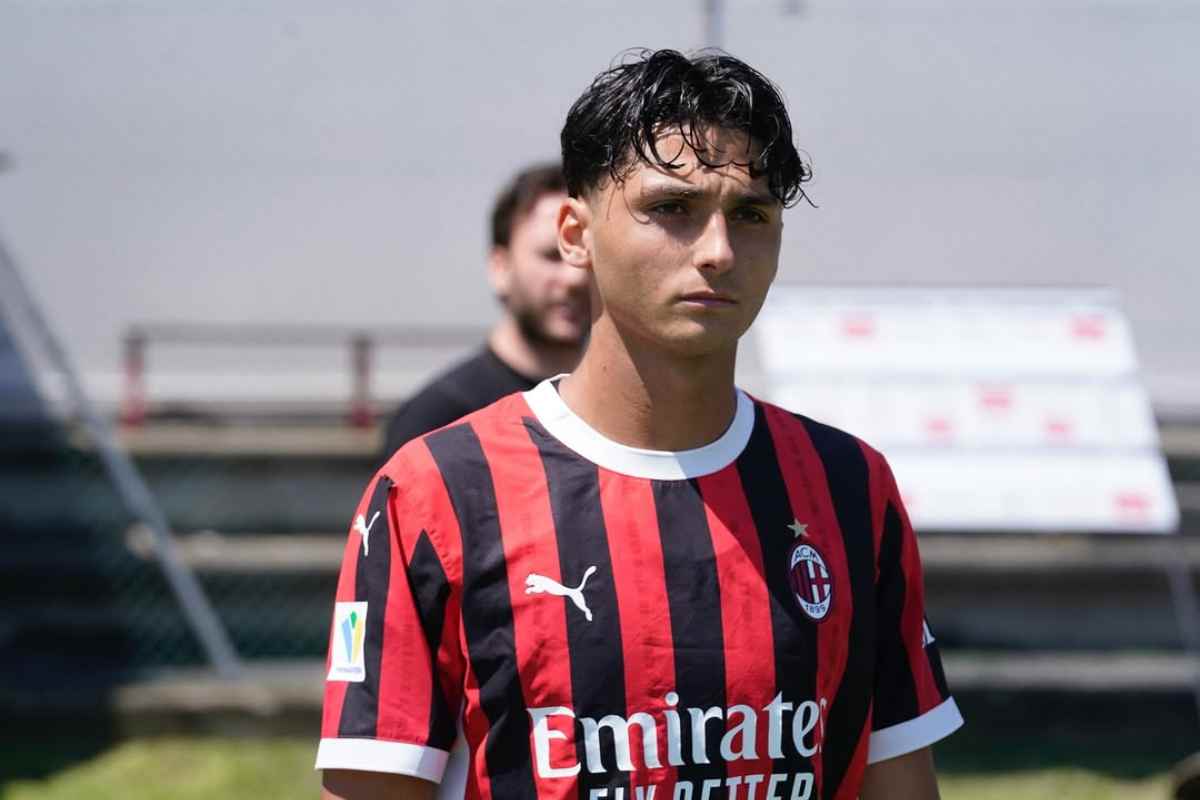 Alessandro Bonomi in campo con la maglia del Milan
