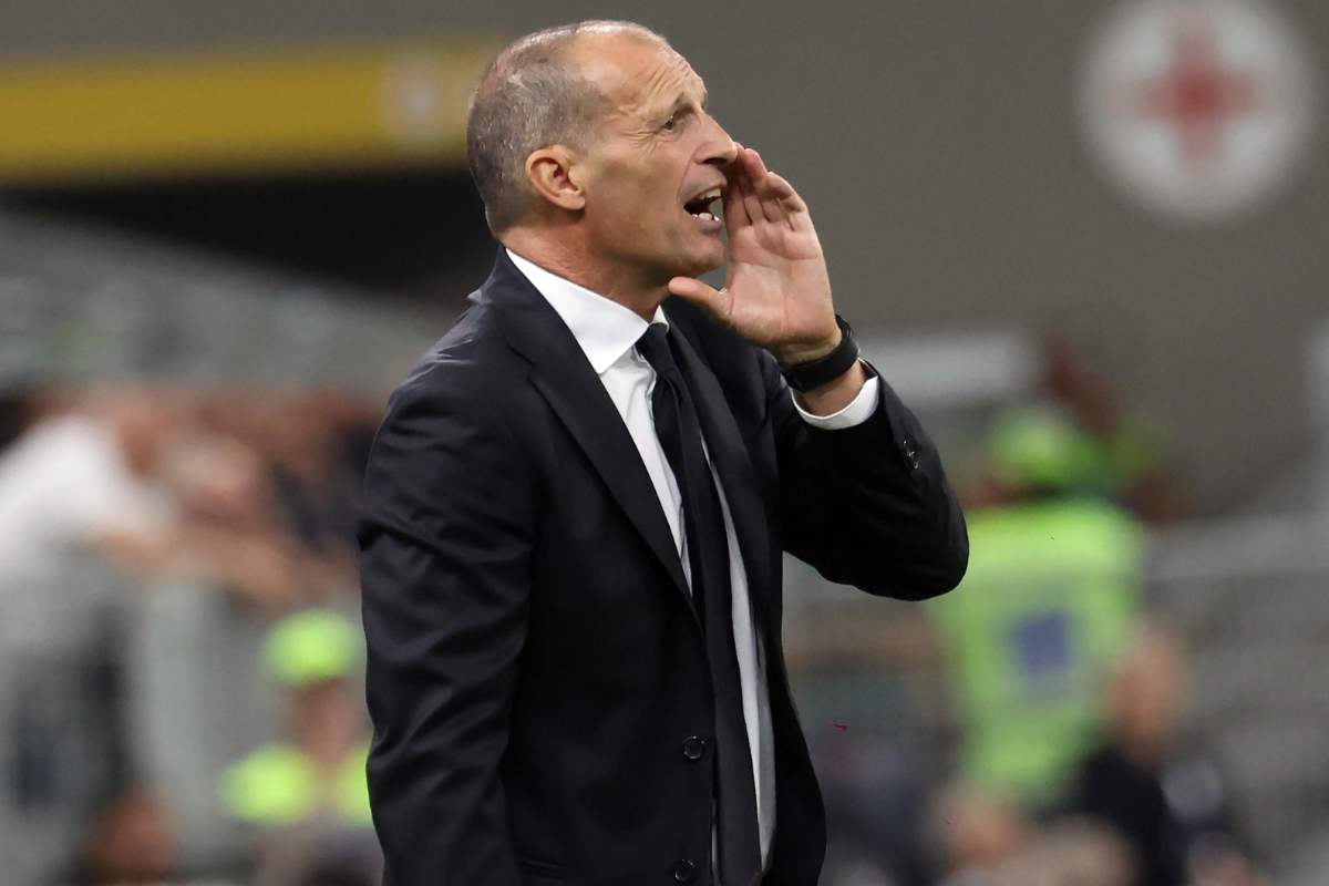 Max Allegri dà indicazioni dalla panchina