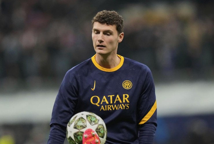 Benjamin Pavard con la divisa d'allenamento dell'Inter