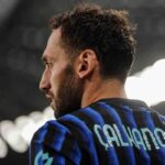 Calhanoglu con la maglia dell'inter