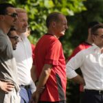 Dirigenza del Milan assiste ad un allenamento