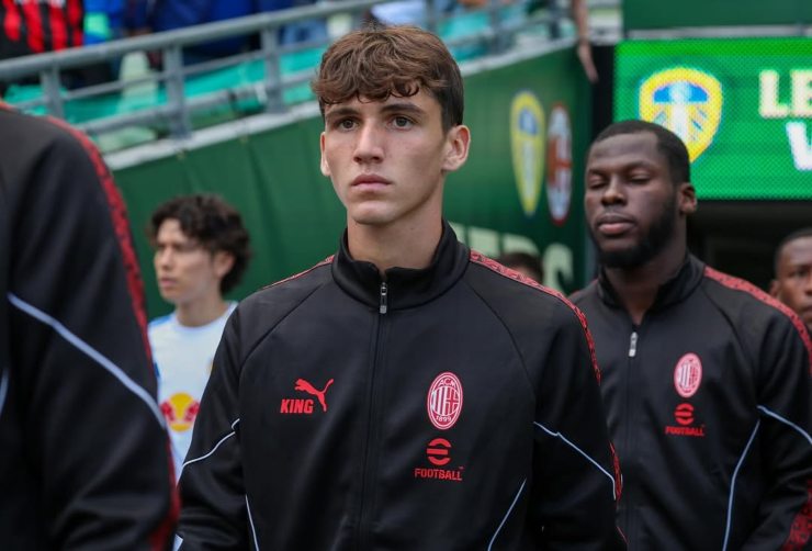 Emanuele Sala entra in campo con la prima squadra