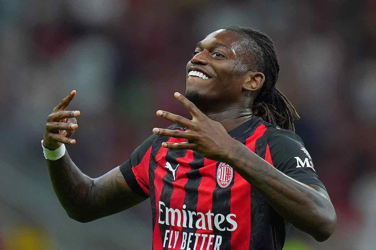 Leao esulta dopo il gol al Bari
