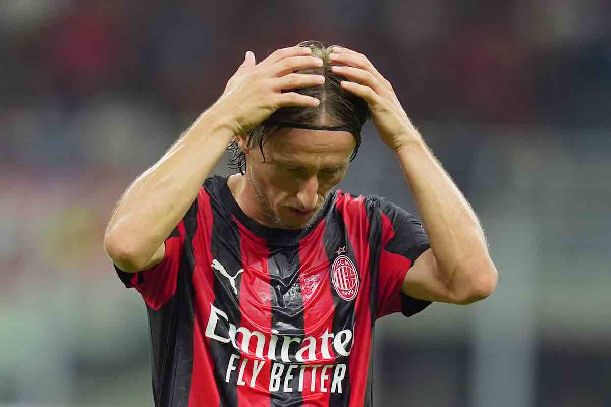 Modric con le mani in testa