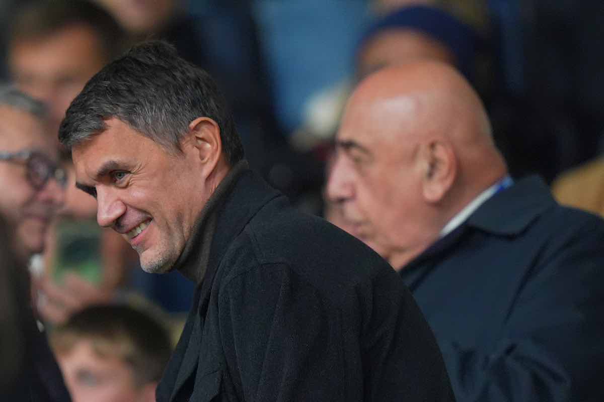 Paolo Maldini in tribuna  con Galliani