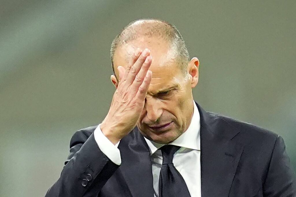Max Allegri si porta la mano alla fronte