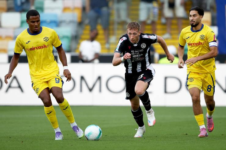 Nicolò Bertola in azione contro il Verona