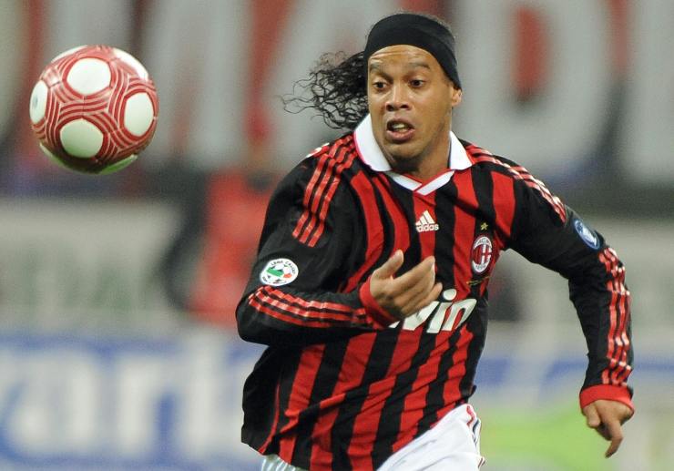Ronaldinho in azione ai tempi del Milan