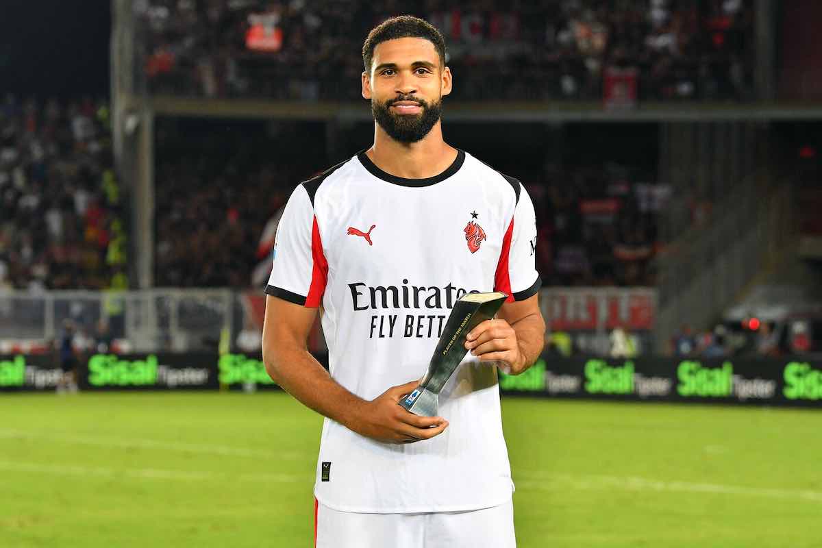 Ruben Loftus-Cheek con il premio di miglior giocatore