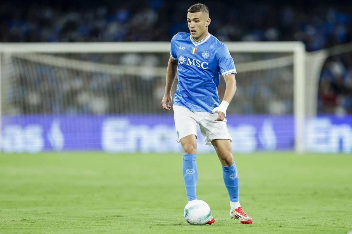 Alessandro Buongiorno controlla il pallone