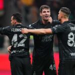 Florenzi Gabbia e Simic esultano dopo un gol del Milan
