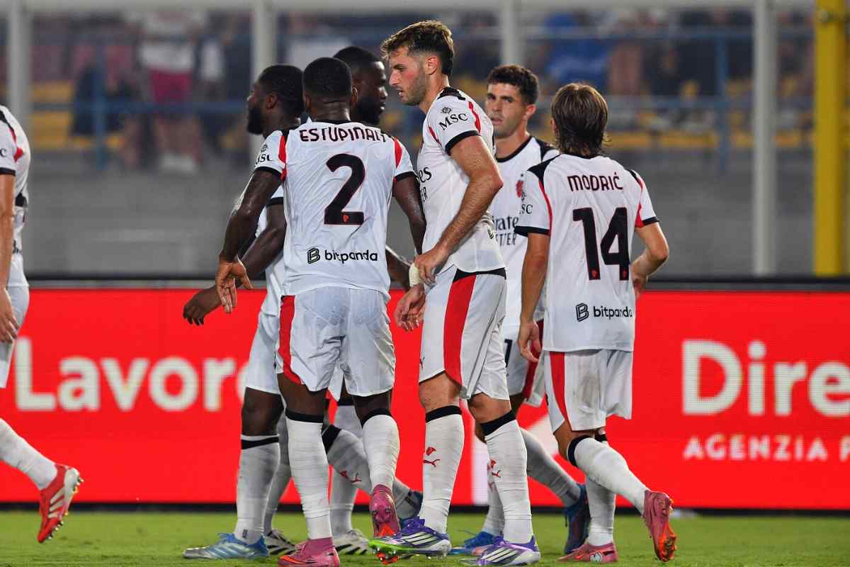 i giocatori del Milan in gruppo