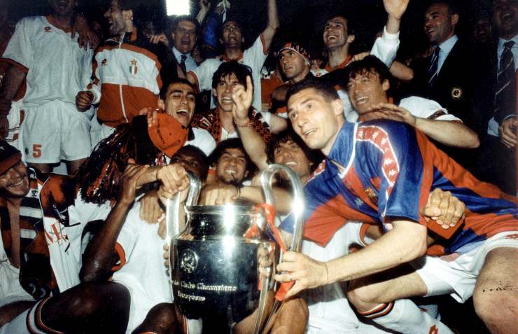 Il Milan festeggia con la Coppa dei Campioni vinta nel 1994