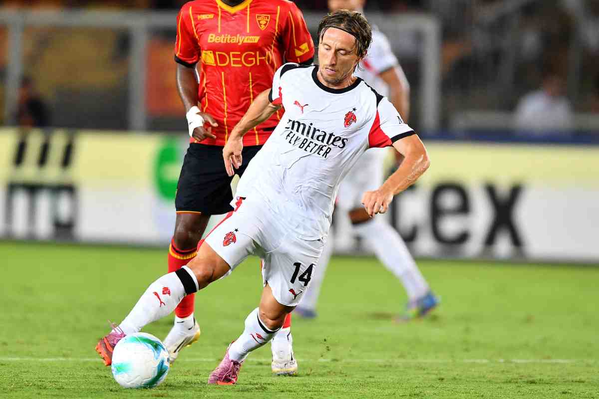Luka Modric si destreggia a palla al piede