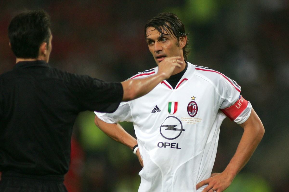 Paolo Maldini durante la finale col Liverpool nel 2005